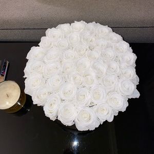 Venus Et Fleur Large Round White Classic F…